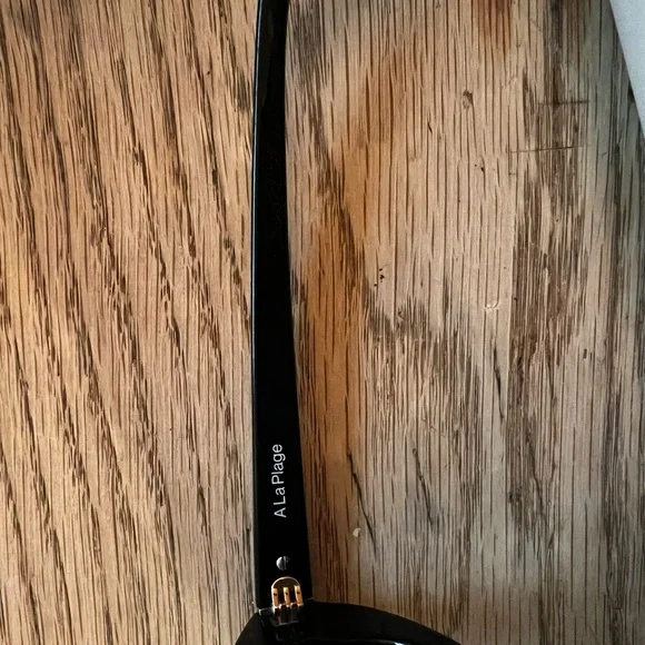 velvet canyon la plage Chic Black Oval Sunglasses - Picture 7 of 7